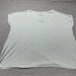 Tahari Light Gray Short Sleeve Tee